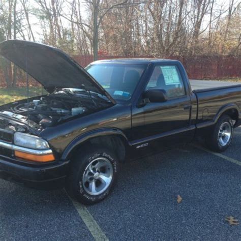 Purchase used 2000 chevy s10 2wd 2.2 5 spd in Coram, New York, United States