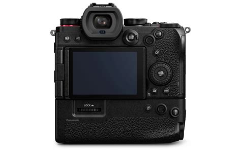 Panasonic Unveils the S5: A Compact Full-Frame Camera for Hybrid ...