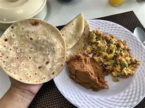 [Homemade] Flour tortillas and machaca with eggs! : r/food