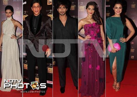 Bollywood brings out Sunday best for awards show