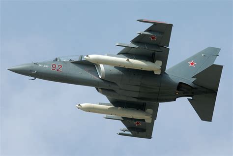 File:Russian Air Force Yakovlev Yak-130 Pichugin.jpg - Wikimedia Commons