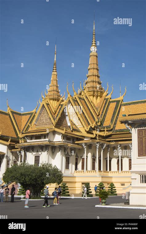 CAMBODIA PHNOM PENH ROYAL PALACE THRONE HALL Stock Photo - Alamy