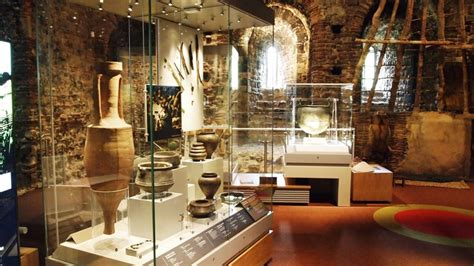 Colchester Castle Museum - dartura