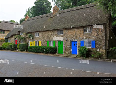 Cottage thatch thatched dorset hi-res stock photography and images - Alamy