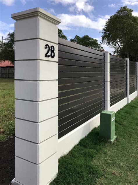 30 Modern Fence Design Ideas - Engineering Discoveries