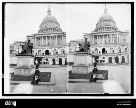 Capitol & John Marshall statue Stock Photo - Alamy