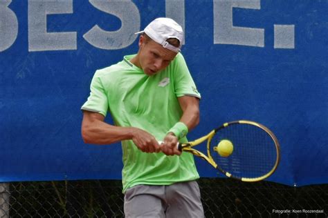 Jesper de Jong blijft spanning de baas en bereikt kwartfinale ITF World Tennis Tour