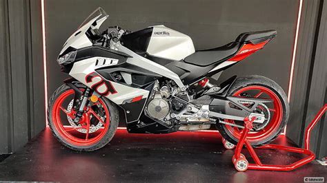 Aprilia RS 457 offered in three colours in India - BikeWale