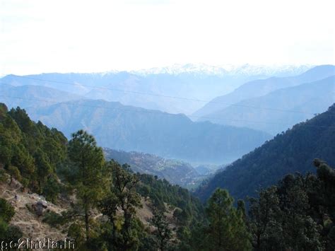 go2india.in : View of Khajjiar to Chamba trekking