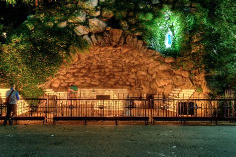 Amazing Photo From The Grotto At Notre Dame - Live One Good Life