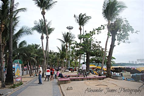 Thai Kingdom Come: Photo Walk: Pattaya Beach Road