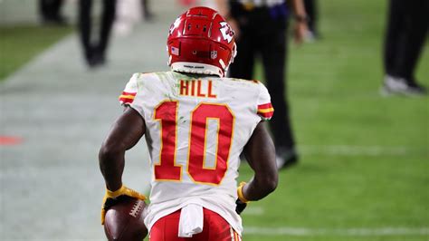 Chiefs Defeat Buccaneers, 27-24, in Career Game for Tyreek Hill