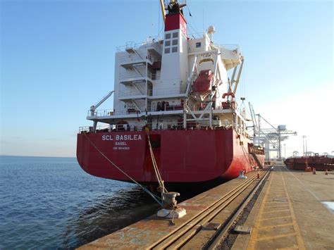 Loading & securing rail carriages onboard ship – Thylacine