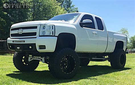 2011 Chevrolet Silverado 1500 Fuel Maverick McGaughys Lifted >9" | Custom Offsets