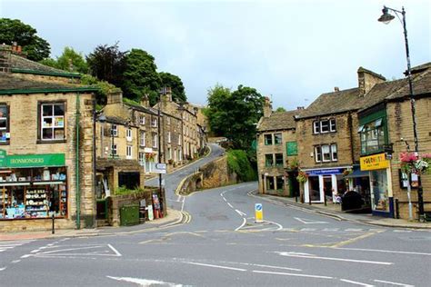 On location with "Last of the Summer Wine." | Last of summer wine, Holmfirth, Filming locations