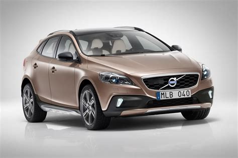 Volvo V40 Cross Country to be launched tomorrow