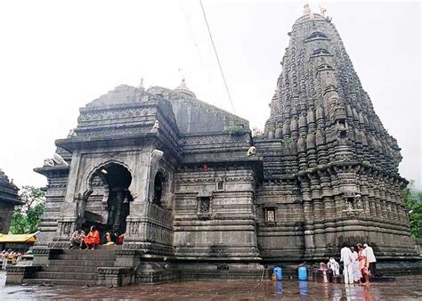 10 Road Trips to The Religious Places in Maharashtra - Famous Temples and Tourist Attractions