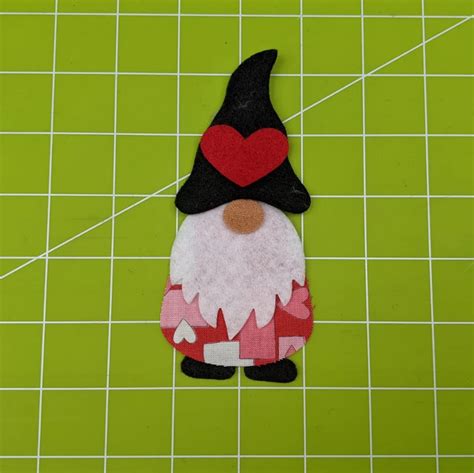 7 Ways to Make A Gnome for All Seasons | Mini quilt patterns, Quilted ...