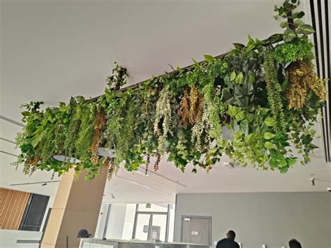 Artificial hanging plants