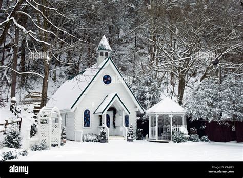 Wedding Chapel and Fresh Snow in Gatlinburg, Tennessee Stock Photo - Alamy