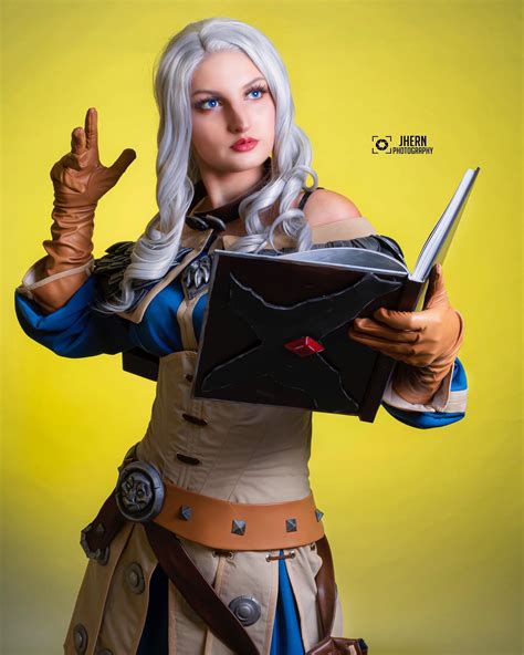 Cosplay de Khadgar en femenino por Dark Lady - WowChakra