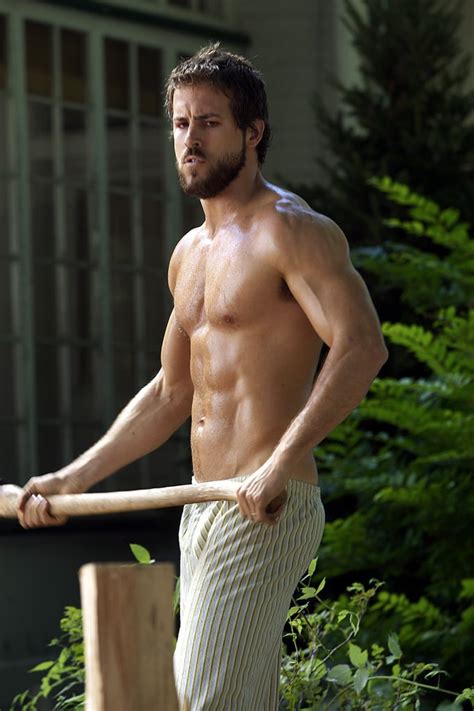 Shirtless Ryan Reynolds Pictures | POPSUGAR Celebrity Photo 10