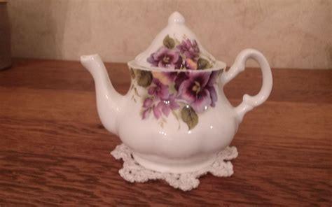 Vintage mini teapot | Mini teapot, Tea pots, Handmade