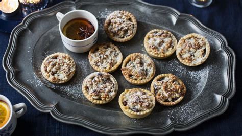 Mary Berry Christmas Desserts / Mary Berry S Yule Log Recipe Bbc Food