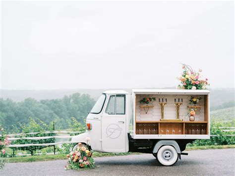 20 Mobile Cocktail Bar Truck Ideas for Your Wedding