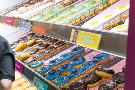 Bigfoot, Wilbur und weitere Donut-Sorten bei Dunkin' Donuts - Creative Commons Bilder