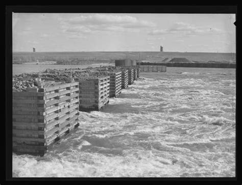 McNary Dam construction - OHS Digital Collections