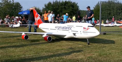 Watch the World's Largest Boeing 747 RC Flying Model