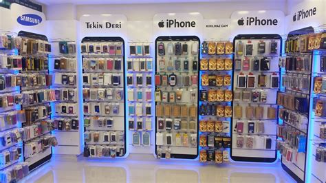 fancy phone stuffs shop displays | Loja de celular, Prateleiras para loja, Interiores de lojas