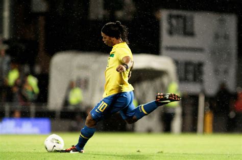 Top 999+ Ronaldinho Wallpaper Full HD, 4K Free to Use