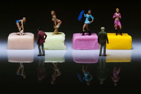 David Gilliver's little people – in pictures | Miniature photography, Little people, Little ...