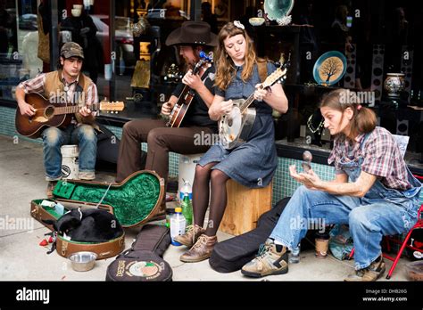 Street musicians in Asheville North Carolina, Abby the Spoon Lady Stock Photo: 62323480 - Alamy