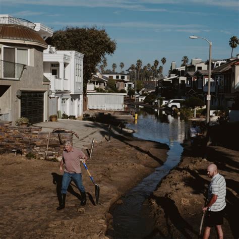 Giant Waves Close Out California’s Remarkable Year of Weather Phenomena ...