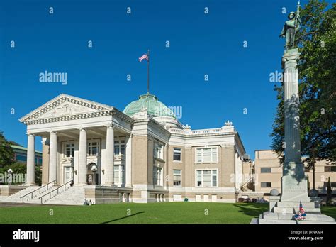 Louisiana, Lake Charles, Calcasieu Parish Courthouse, Civil War statue ...