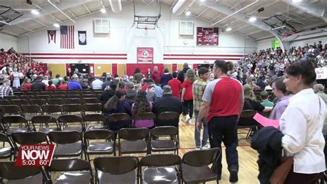 Wapakoneta Middle School welcomes veterans to hear tributes through ...