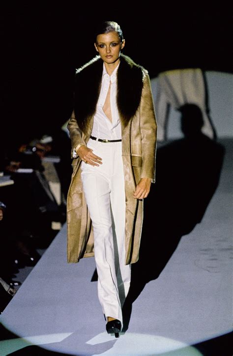 Gucci Fall 1996 Ready-to-Wear Fashion Show | Gucci fashion, Gucci runway, Fashion