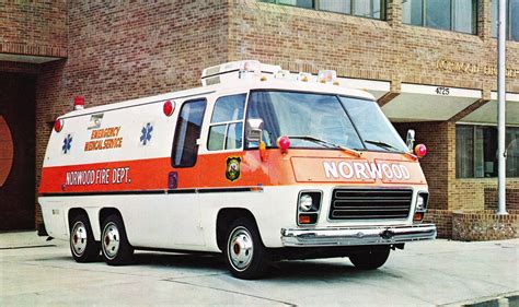 Emergency vehicle equipment - Wikipedia, the free encyclopedia | Ambulancia, Vehiculos, Coches