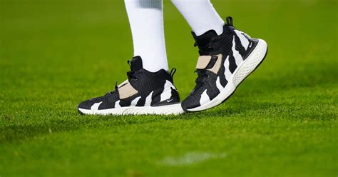 Deion Sanders Debuts New Nike Sneakers During Colorado Win - Sports ...