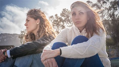 Toxic Friends: 6 Signs of a Toxic Friendship, and When To Call It Quits | Goalcast