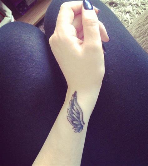 60 Most Beautiful And Breathtaking Small Wrist Tattoos Design Ideas To Make You Jealous ...