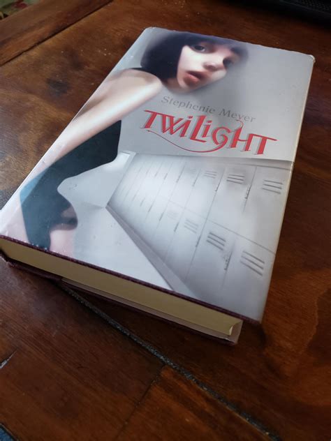 A Rare Twilight Book Cover! : r/twilight