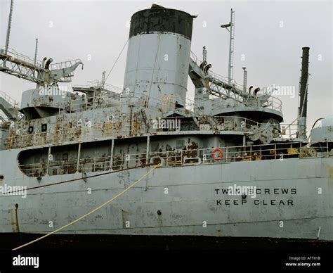 Ship demolition hi-res stock photography and images - Alamy