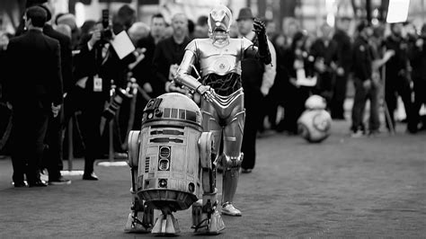 Kenny Baker, The Actor Who Brought R2-D2 to Life, Dies at 81 [Update]