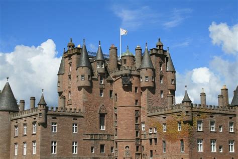 A Tour of Macbeth's Scotland in 13 Places Cawdor Castle, Inverness ...