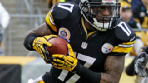 Mike Wallace trying to improve for Pittsburgh Steelers