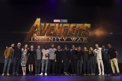 AVENGERS: INFINITY WAR Cast Reacts To The Mind-Blowing First Trailer In ...